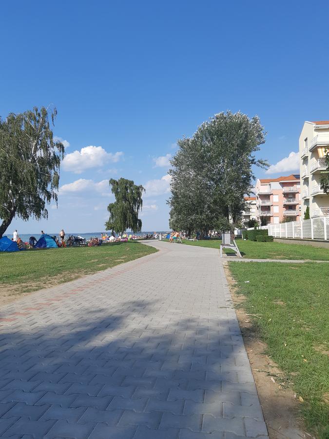 Lakeside Family Apartment Siófok Extérieur photo